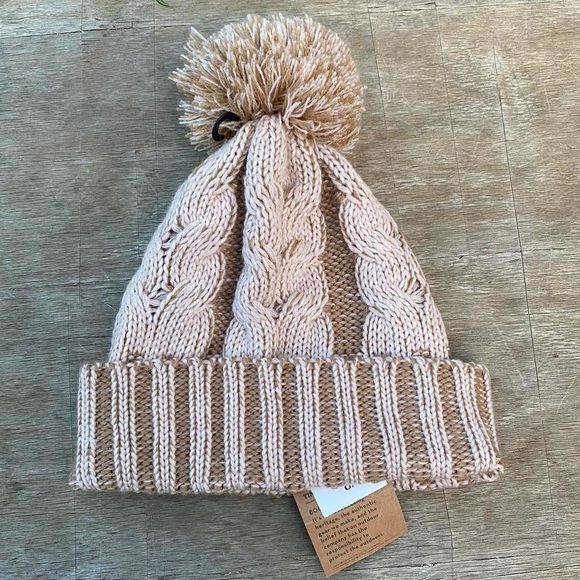 nwt TIMBERLAND BEANIE 🫶 - Picture 2 of 3